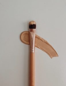 pensula fond de ten