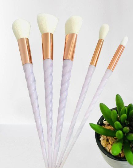 Set 5 Pensule Unicorn Mov Pentru Makeup Set 5 Pensule Unicorn Mov Pentru Makeup