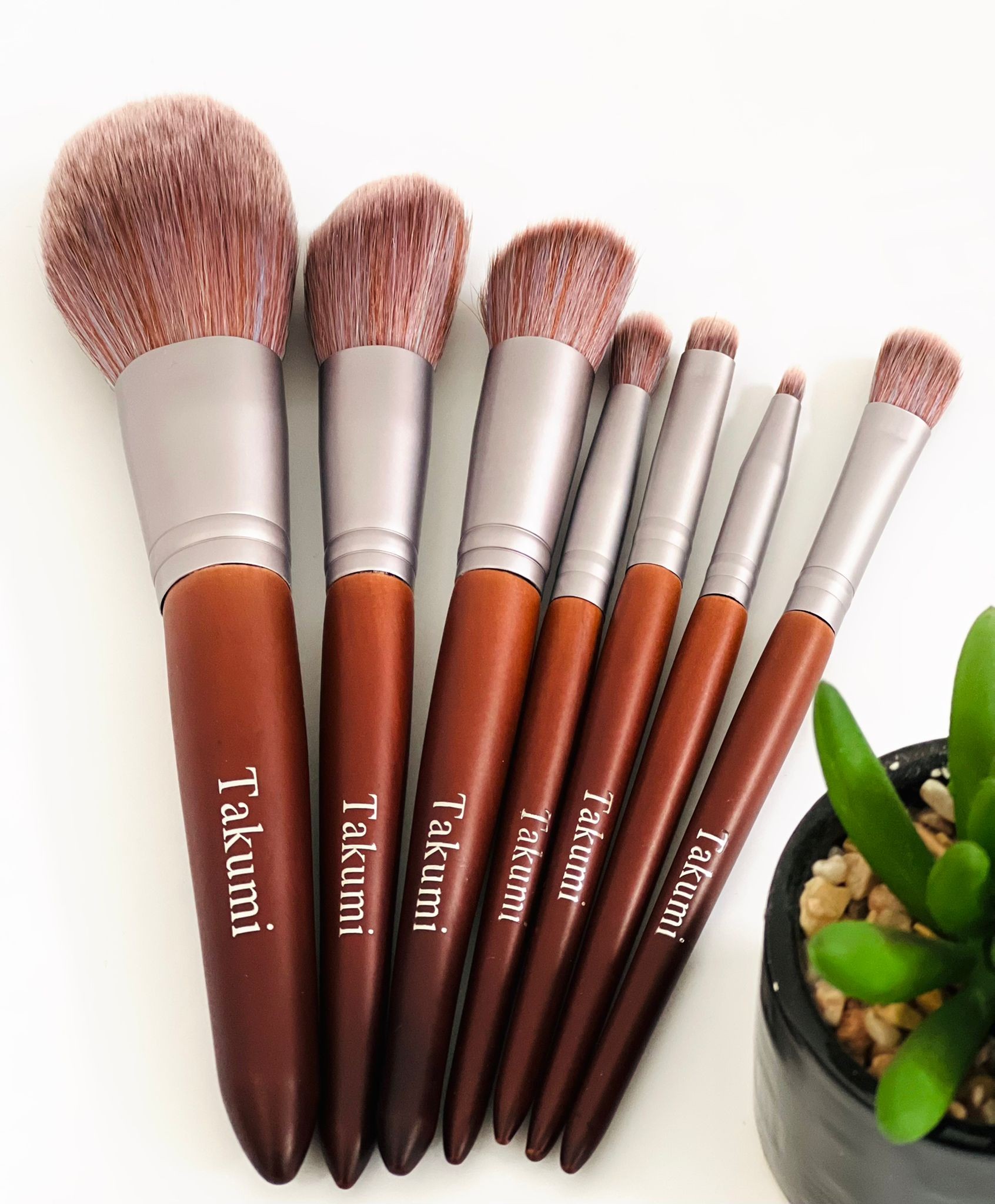 Set 7 Pensule Pentru Makeup Takumi Set 7 Pensule Pentru Makeup Takumi