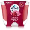 GLADE Luscious Cherry & Peony lumânare parfumată