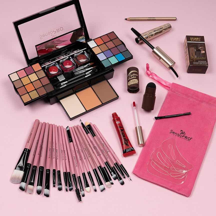Set Machiaj Diva Beauty Box + CADOURI Set Machiaj Diva Beauty Box + CADOURI